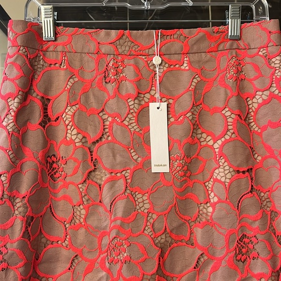 Trina Turk pensil skirt, size 8, NWT. - Picture 2 of 8